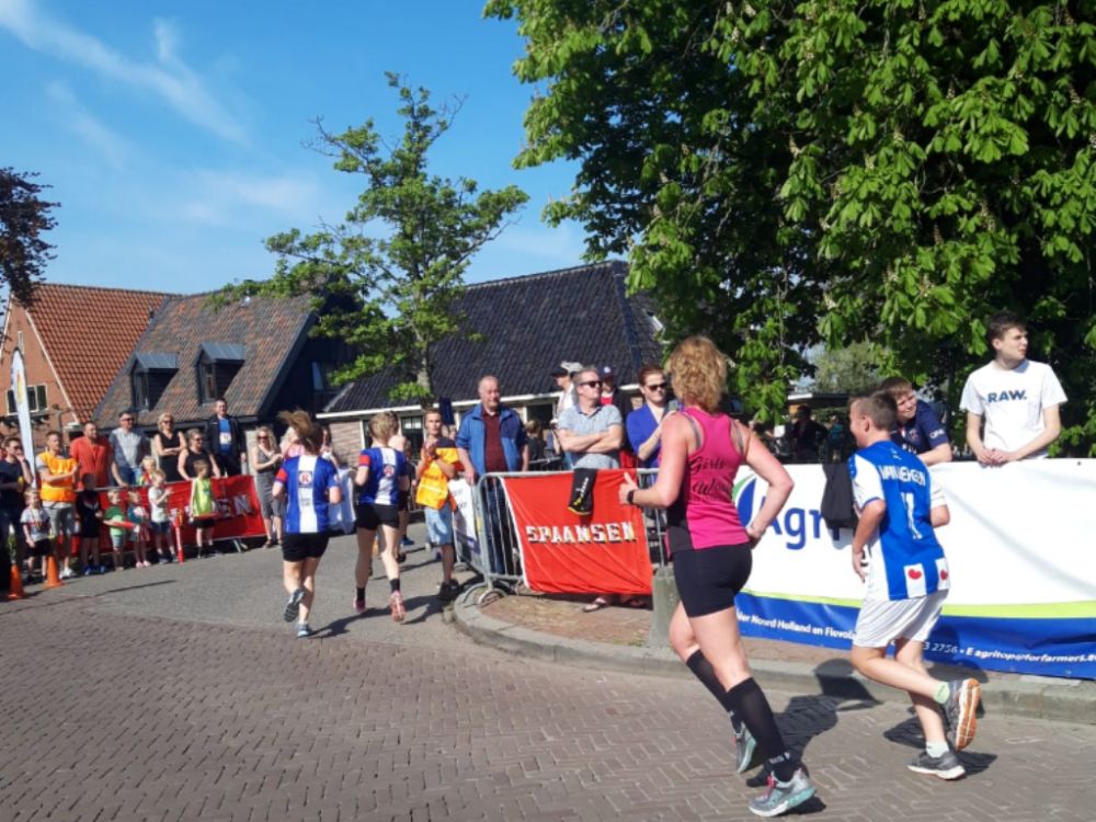 Paaspolderloop - weer bij de start