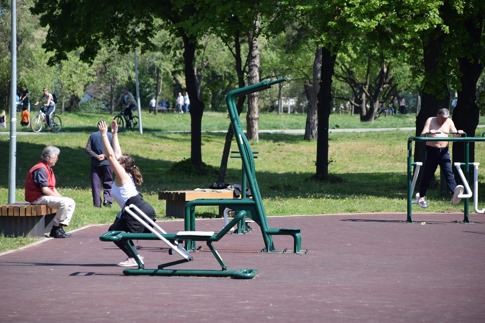 Belgrado park langs bulevar Nikole Tesle