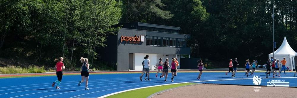 Hardlopen met Tony en Danaid - de mooie atletiekbaan
