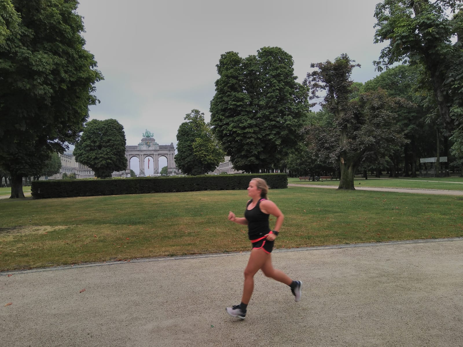 Hardlopen in Brussel jubelpark arc de triomphe